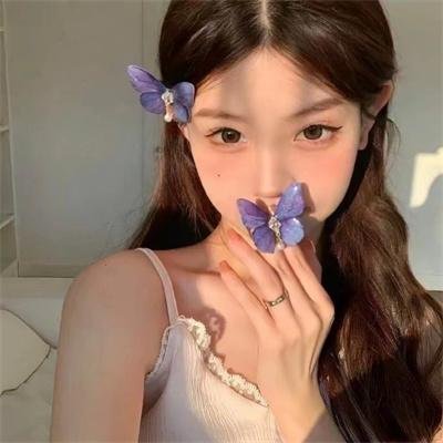 租房遇甜妹,我追你笑什么